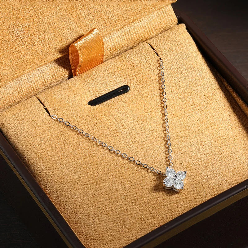 Clover Moissanite Pandent Necklace